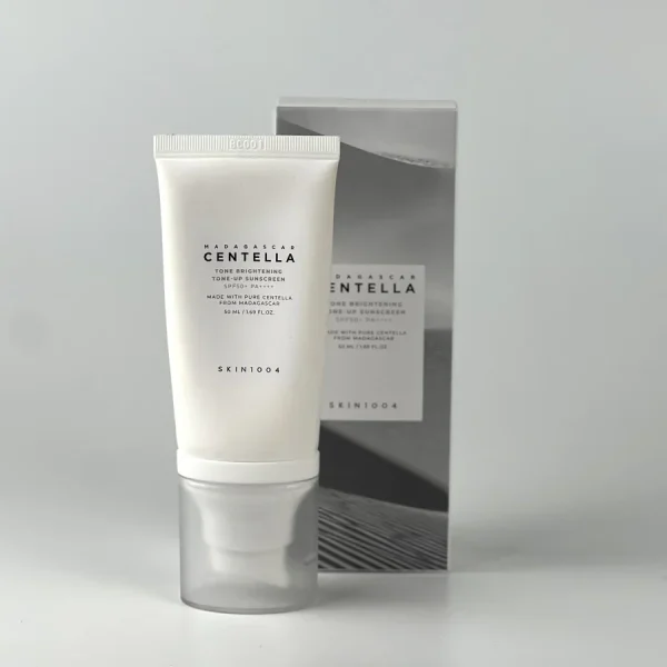 ECRAN SOLAIRE ECLAIRCISSANT TEINTEE SKIN1004